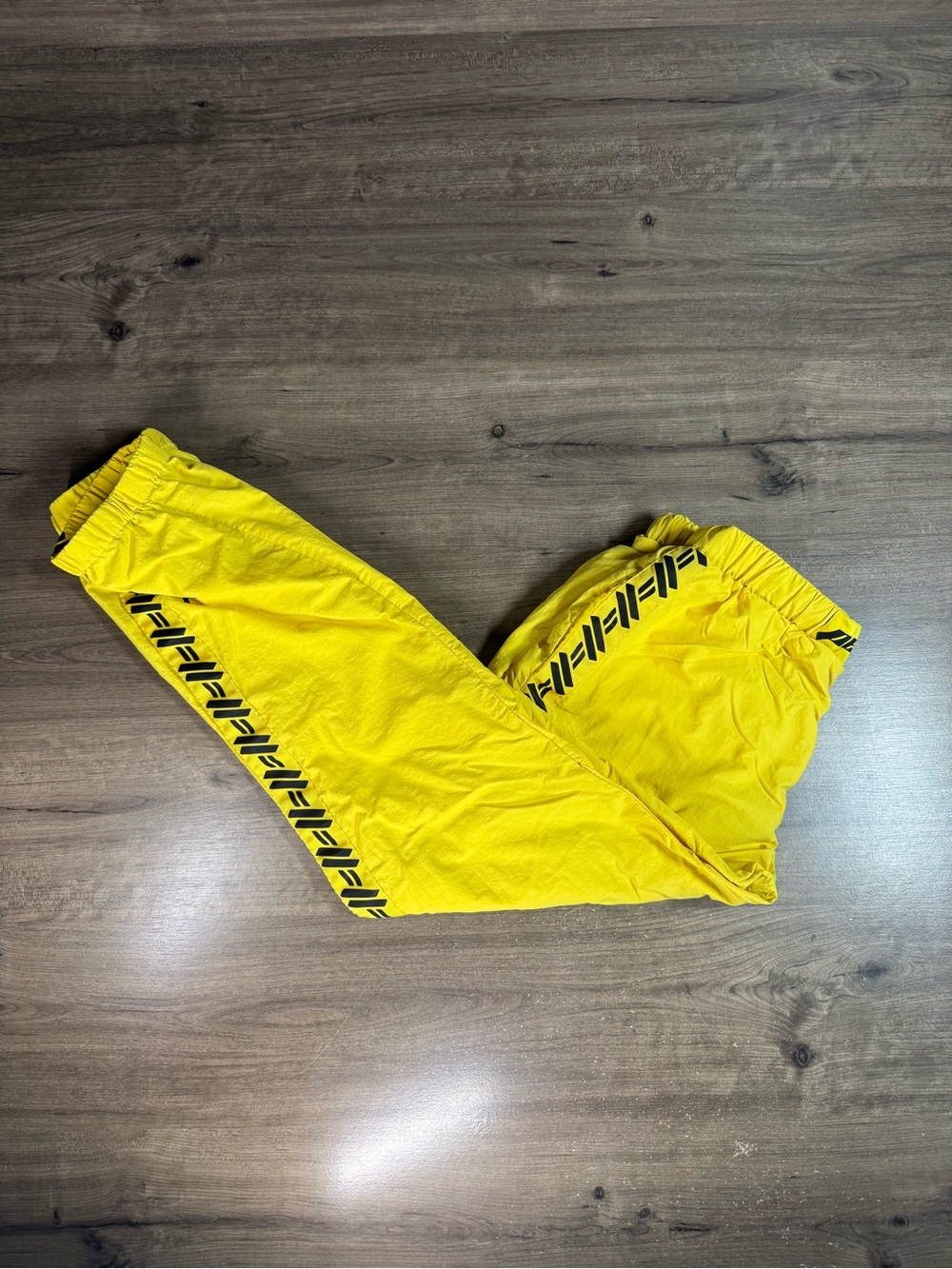 Petals by Petals & Peacocks Yellow Stretch Waist/Ankle Wind Pants Size Large